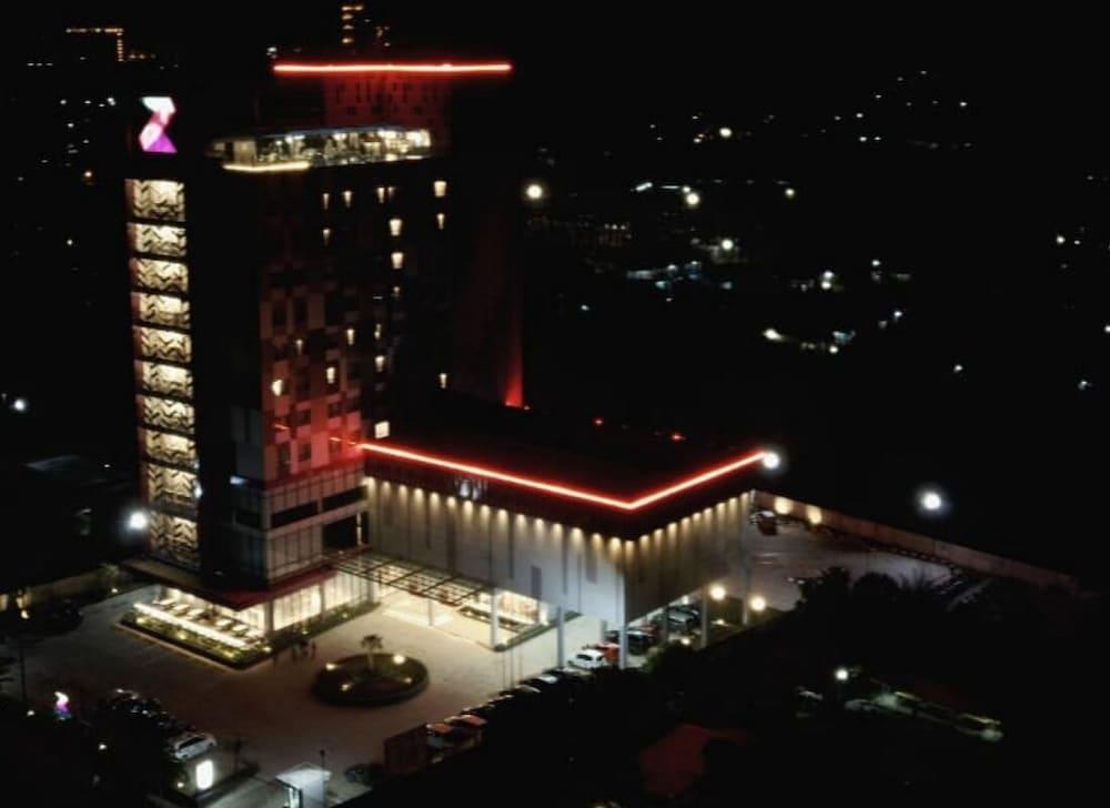 The Zuri Baturaja Hotel Baturaja  ภายนอก รูปภาพ